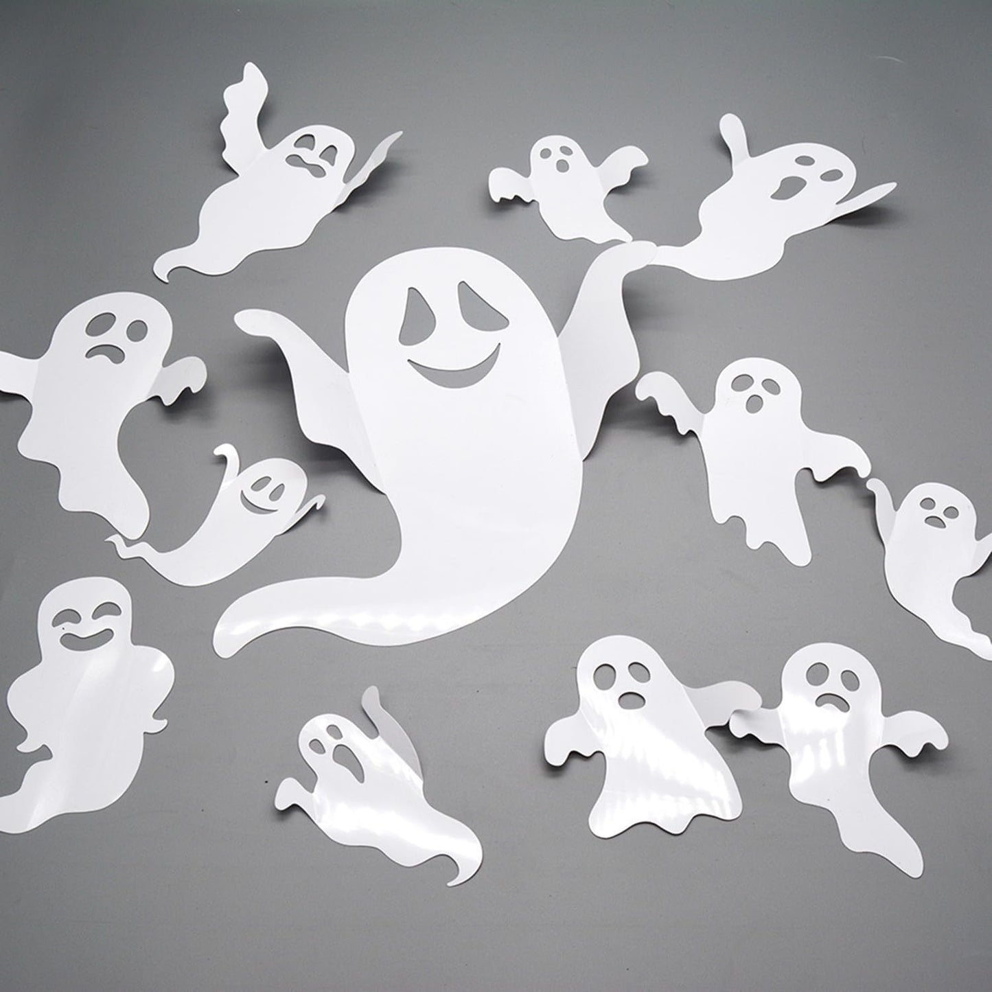 Halloween Wall Decor- 21 Pcs 3D Cute Ghost Wall Stickers White Gothic Ghost Wall Decals for Halloween Home Decoration Reusable Self-Adhesive Spooky Halloween Party Window Door Wall Room Decor Supplies