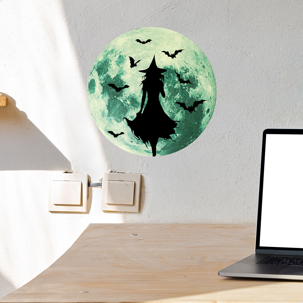 1套 夜光墙贴:万圣节主题绿月巫女蝙蝠贴饰,荧光魔法营造诡谲奇幻夜,女巫剪影与蝙蝠环绕满月,为空间注入神秘万圣氛围,乙烯基可拆卸家居装饰贴纸