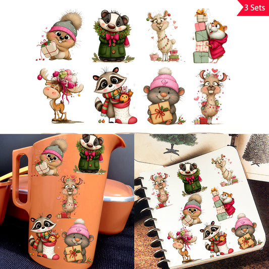 3套 可爱的卡通圣诞动物UV DTF水晶标签转印贴纸系列迷人的松鼠，獾，羊驼和浣熊的设计，完美地为玻璃罐和假期家居装饰空间增添节日和艺术氛围。自粘可拆防水创意diy水晶标签转印贴纸